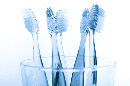 Policlínica Dental cepillos de dientes